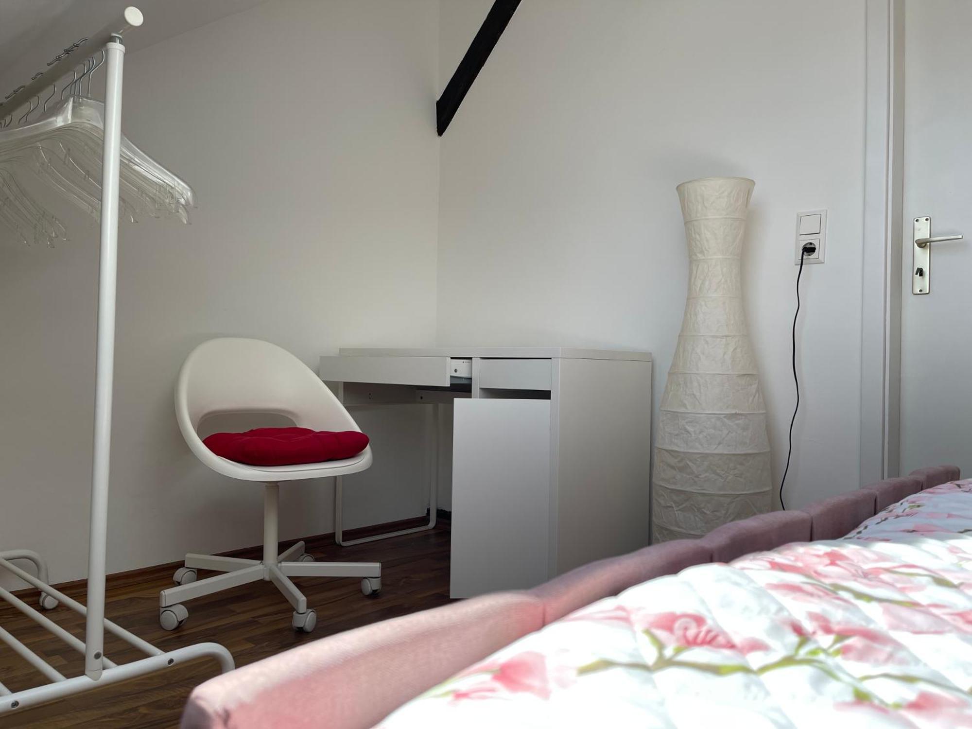Geraeumige 3-Zimmer-Ferienwohnung Im Herzen Von Kassel Exterior foto