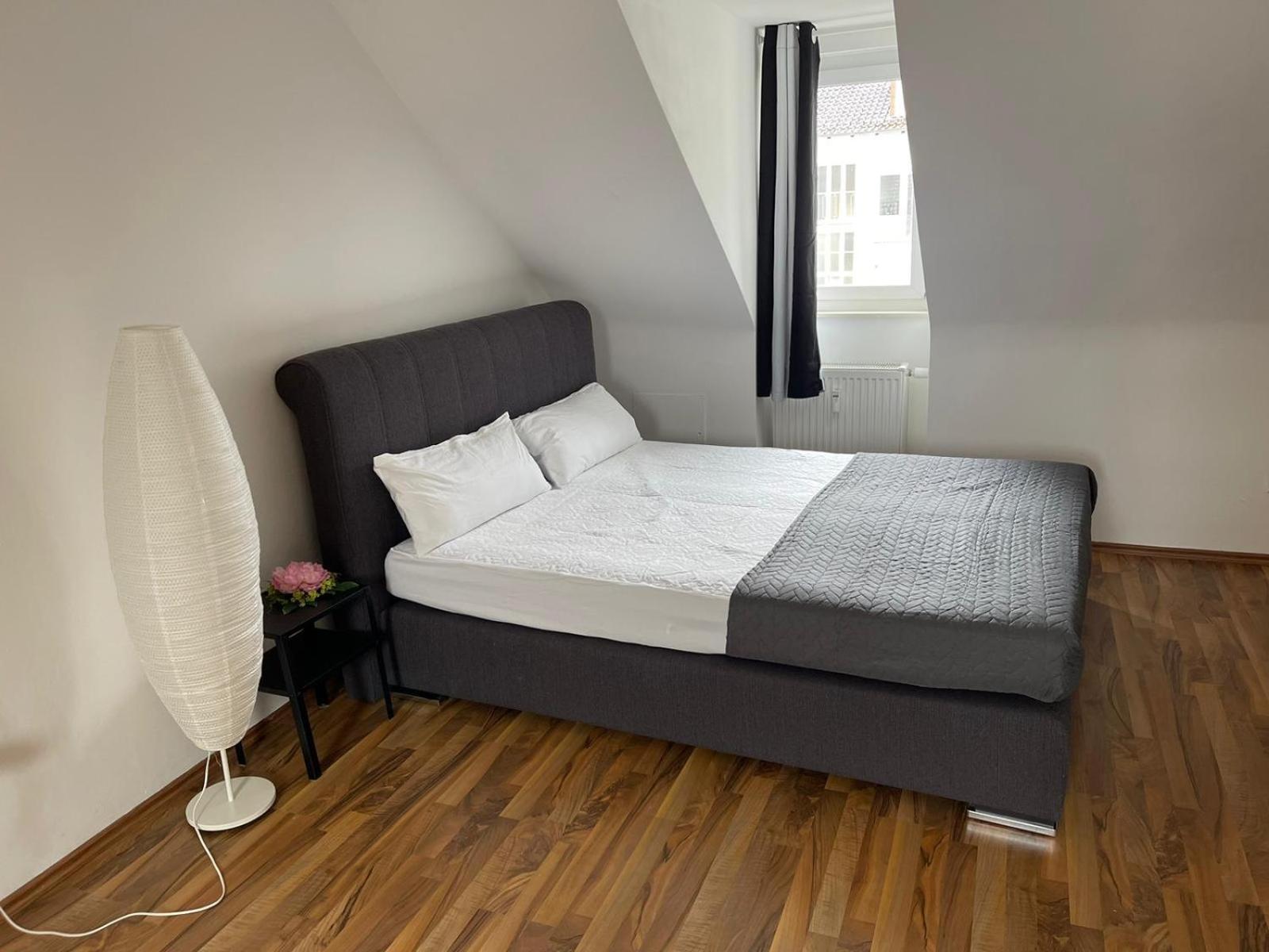 Geraeumige 3-Zimmer-Ferienwohnung Im Herzen Von Kassel Exterior foto