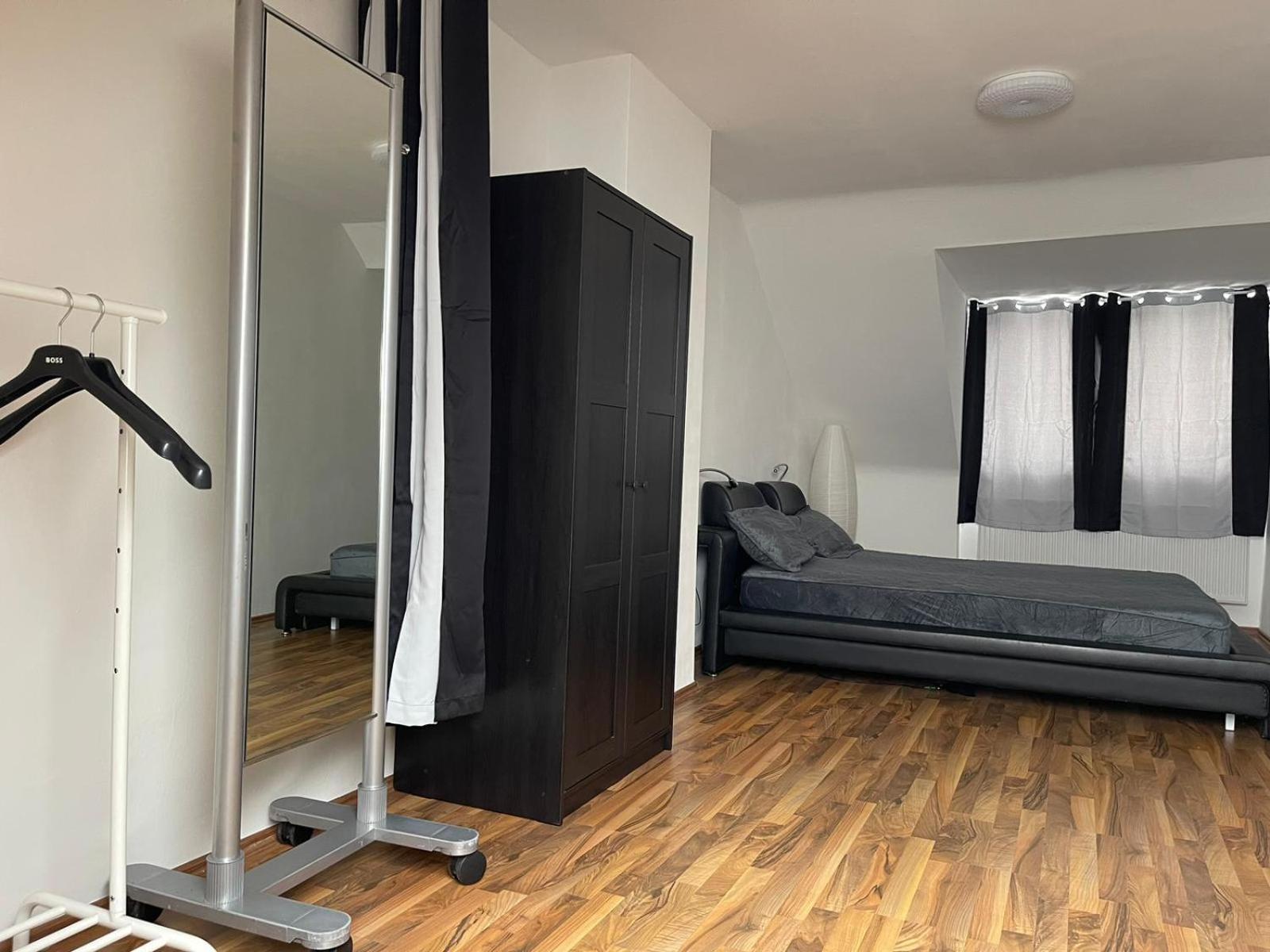 Geraeumige 3-Zimmer-Ferienwohnung Im Herzen Von Kassel Exterior foto