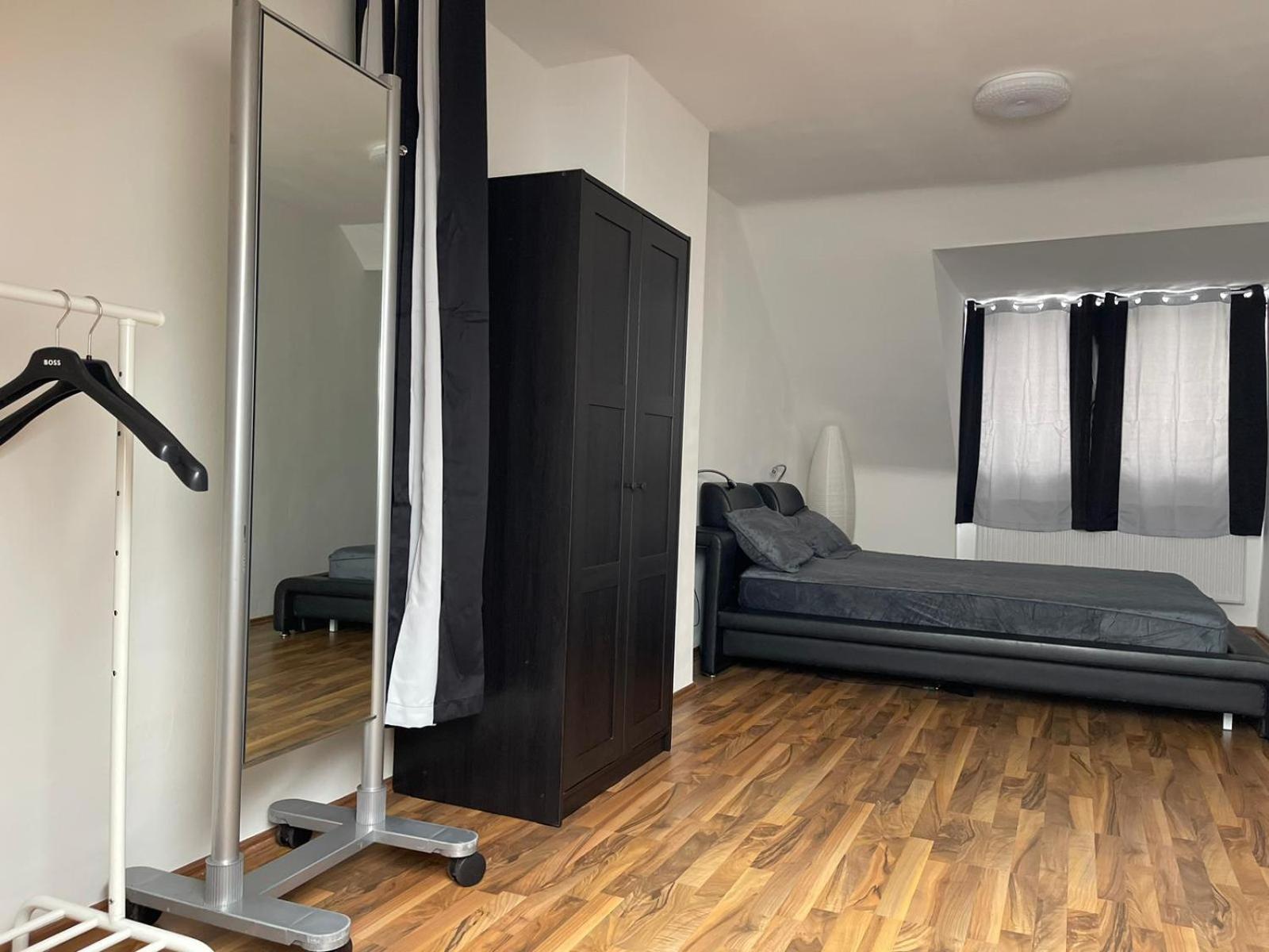 Geraeumige 3-Zimmer-Ferienwohnung Im Herzen Von Kassel Exterior foto