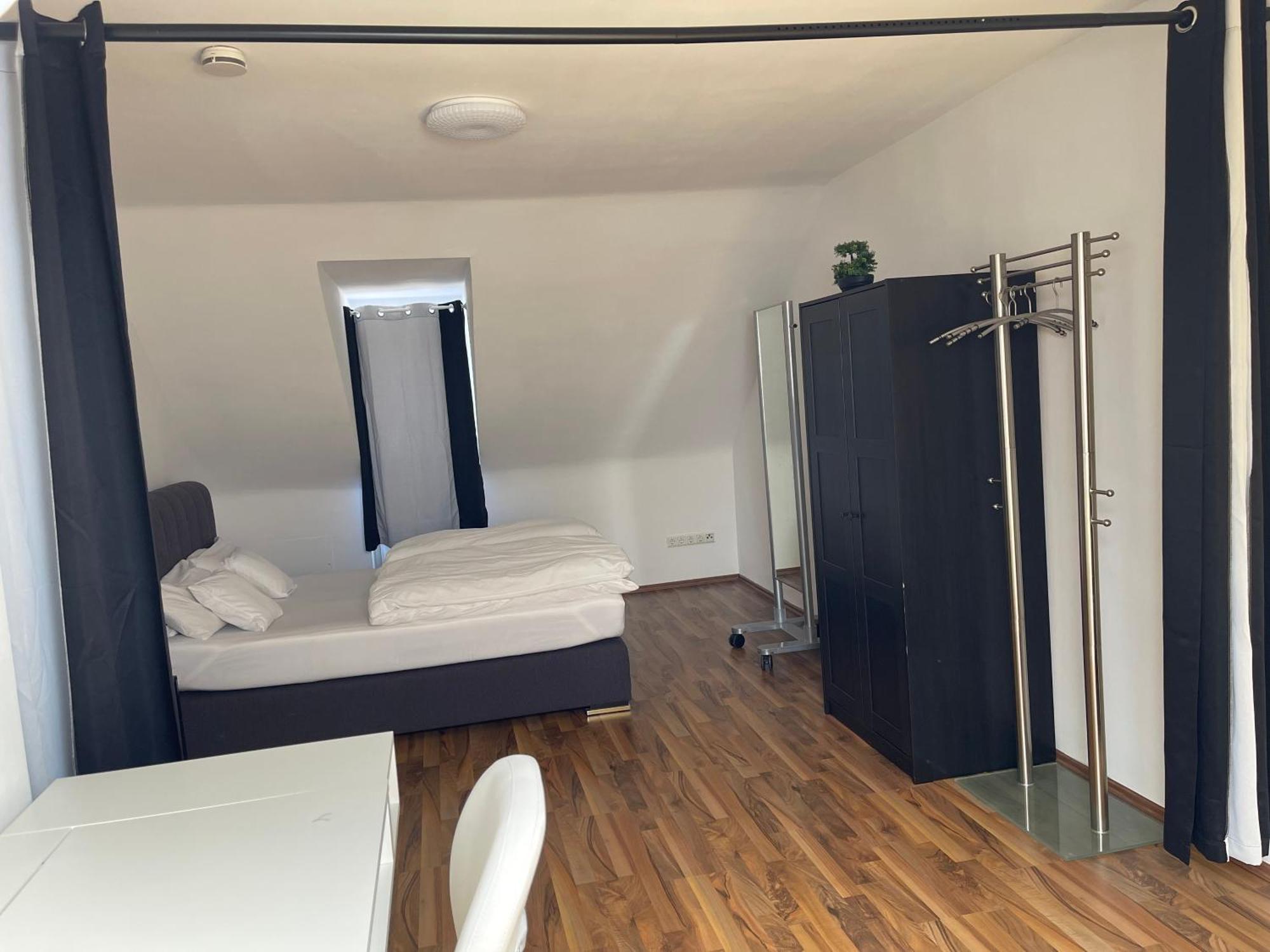 Geraeumige 3-Zimmer-Ferienwohnung Im Herzen Von Kassel Exterior foto