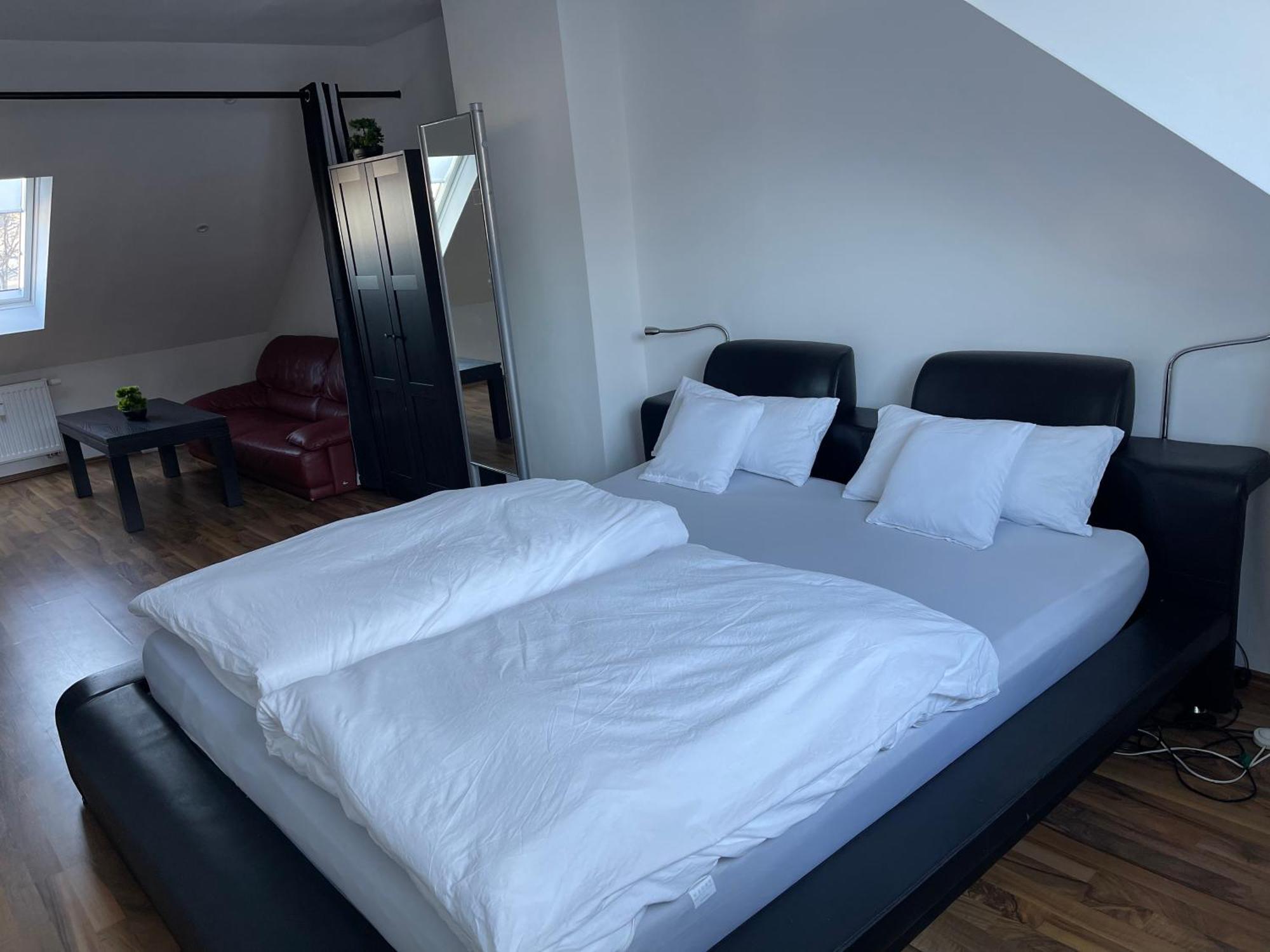 Geraeumige 3-Zimmer-Ferienwohnung Im Herzen Von Kassel Exterior foto